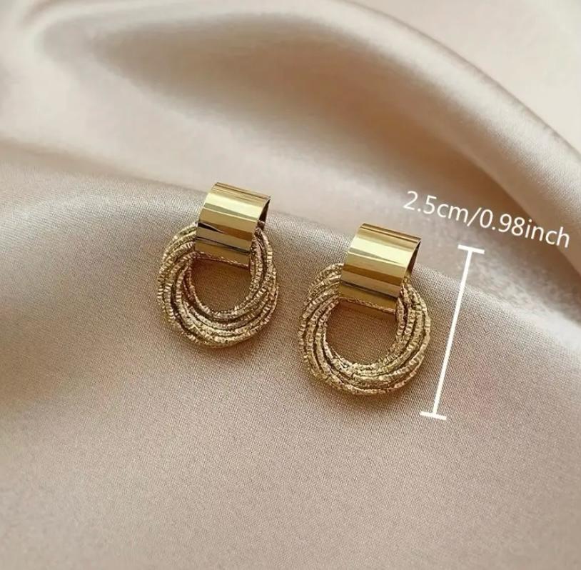 New Temperament Simple Earrings Fashion Ins Cold Wind Earrings High-end Atmosphere